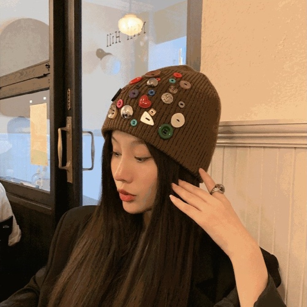 カラフルなボタン付きビーニーハット 不規則なボタン装飾の折り - Beanie Cuffed Knit のレビューと価格